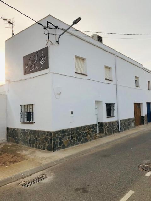 Hotel Cal Music. En El Corazon Del Delta El Poble Nou del Delta Exterior foto
